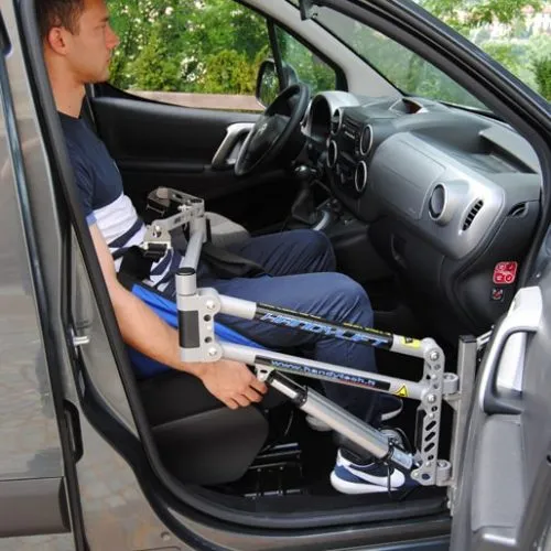 HANDYLIFT Person Lifter In & Out Vehicle Handytech-13 HANDYLIFT Person Lifter In & Out Vehicle Handytech