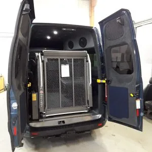 Hydraulic Wheelchair Accessible Platform Lift Hoist Double Arm Lifts With Full Platform - PlatinumLift┬о