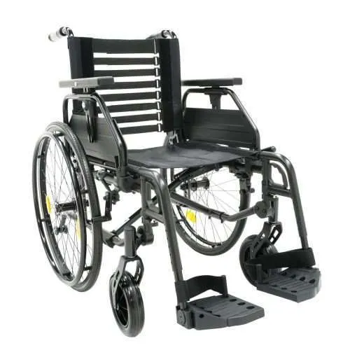 AERIS Adjusta Manual Wheelchair (1) AERIS Adjusta Manual Wheelchair (1)